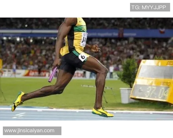 脖子粗壮的足球明星们展现力量与魅力的独特风采 脖子粗壮的足球明星们展现力量与魅力的独特风采